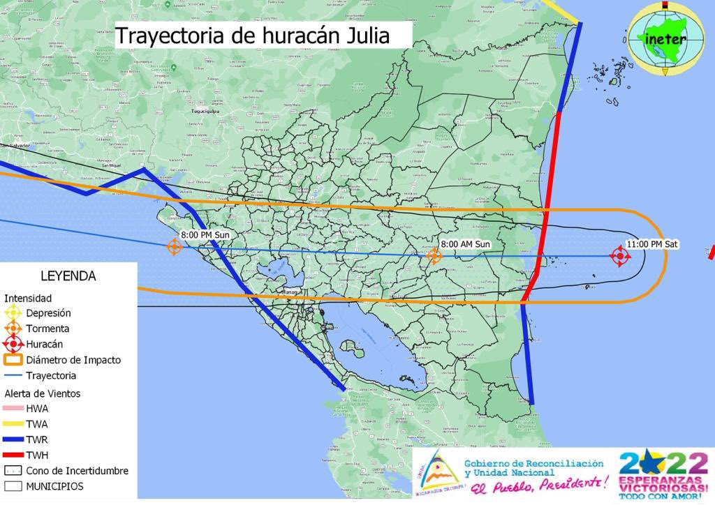 Huracán Julia mantiene vientos máximos sostenidos de 120 km/h