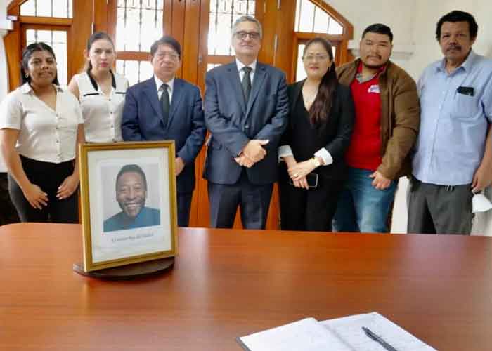 Delegación nicaragüense firmó Libro de Condolencias por la muerte de Pelé