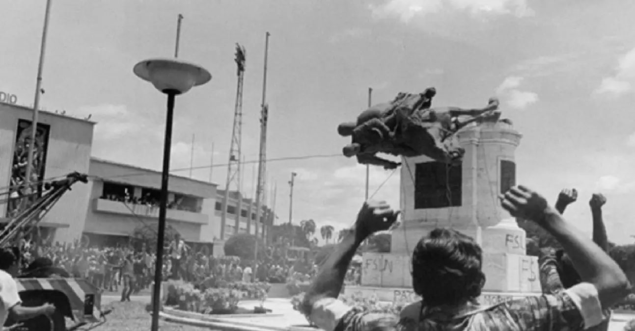 44 aniversario de la alegría de un pueblo libre y soberano   