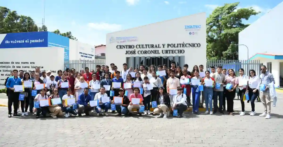 INATEC, reconoce el esfuerzo y la dedicación de estudiantes técnicos destacados del país