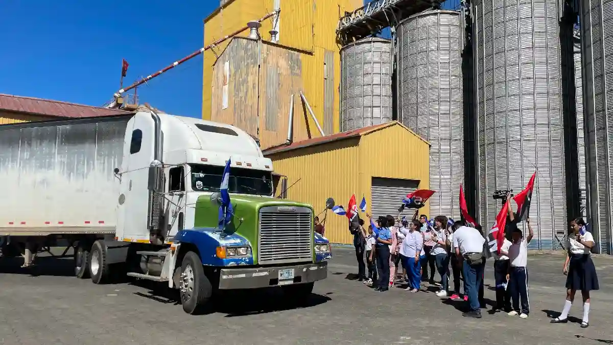 Tercera entrega de merienda escolar es enviada hacia el Caribe nicaragüense