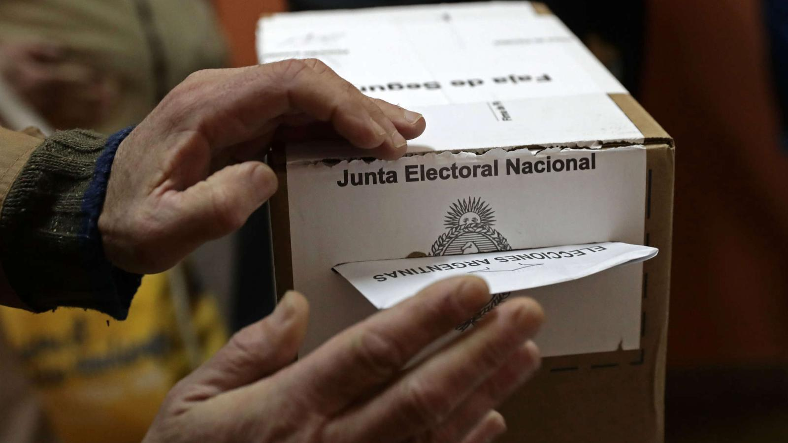 Cierran casillas de votación para la elección presidencial de Argentina