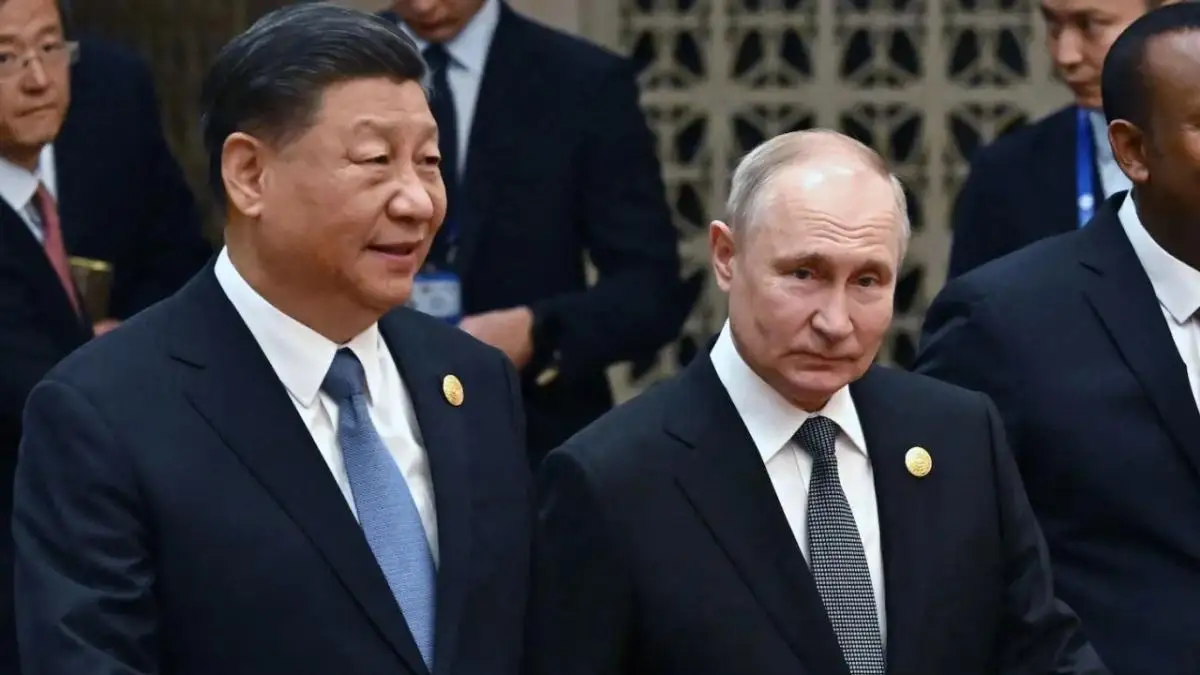 En primer lugar, quisiera agradecer al Presidente Xi Jinping de la República Popular China la invitación a participar en el Tercer Foro Internacional "Una franja, Una Ruta".