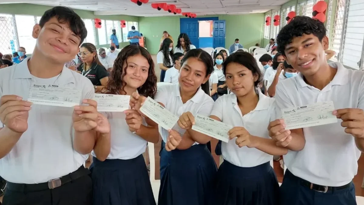 Bachilleres recibirán bono complementario en  reconocimiento al esfuerzo educativo