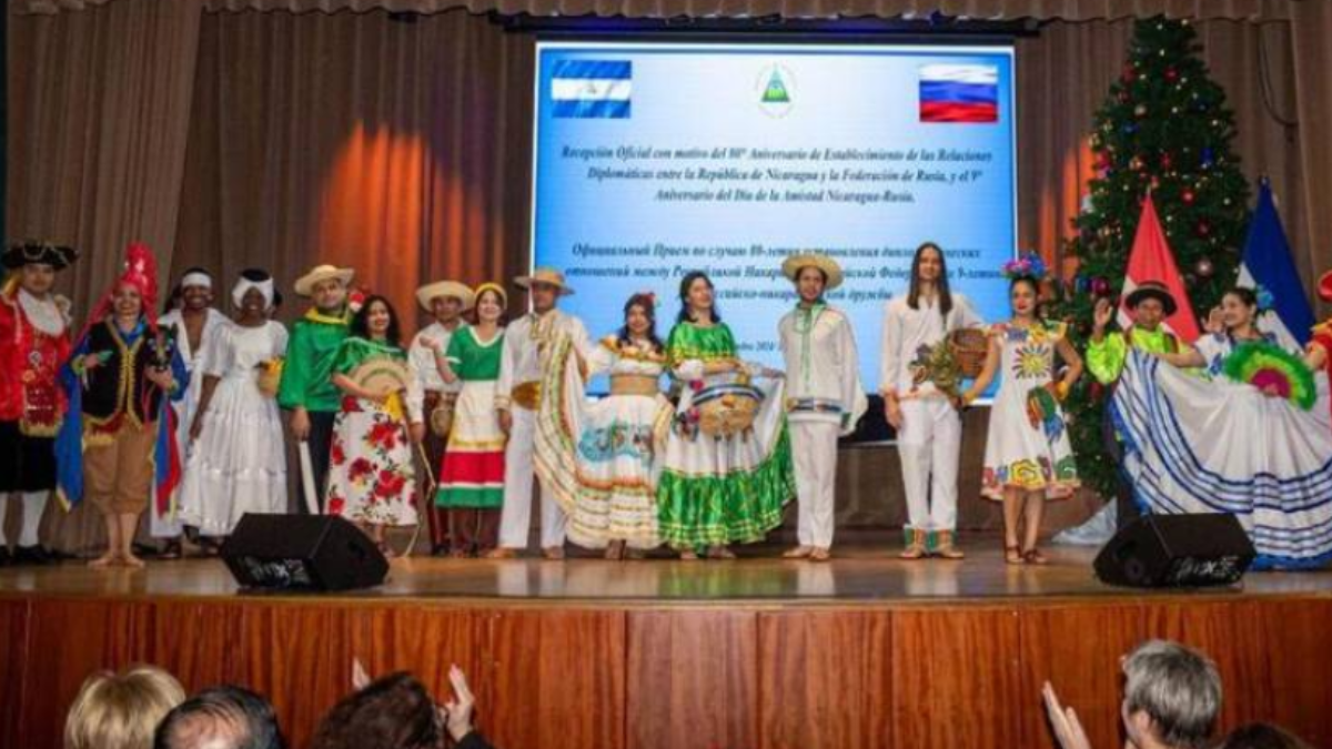 Desfile de Huipiles en el día de la amistad entre Nicaragua y Rusia