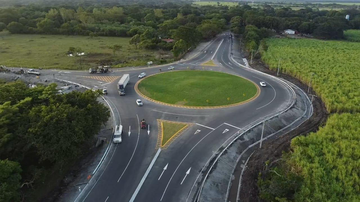 Finaliza construcción de Rotonda de Ochomogo Corredor Mesoamericano Sur