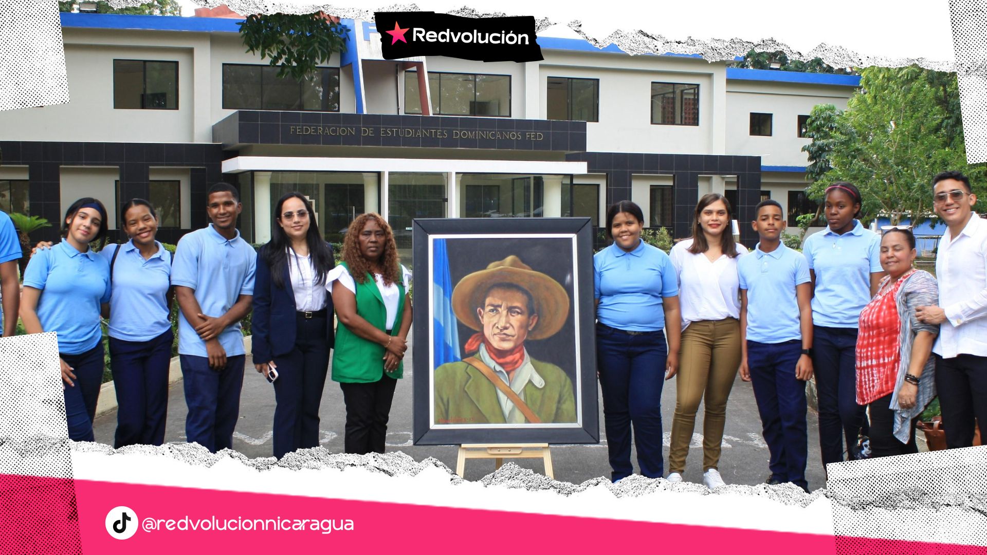 Con flores y cantos honramos a Sandino en República Dominicana