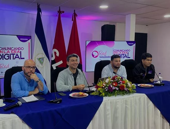 Comunicadores nicaragüenses se capacitan con el Hermano venezolano Abraham Istillarte