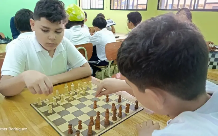 MINED impulsa el ajedrez como herramienta educativa en teleclase