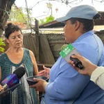 Familias y MINSA unidos contra los zancudos en barrio Isaías Gómez