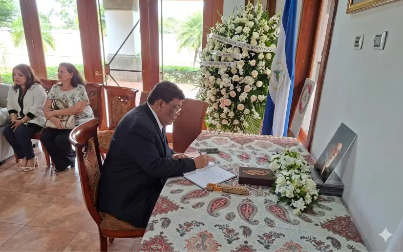 Delegación nicaragüense participa en firma del Libro de Condolencias en Embajada de Irán