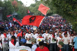 Miles de nicaragüenses en caminatas celebran el Día Nacional de la Paz en todo el país