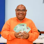 Servidores públicos reciben salario de mayo de forma anticipada