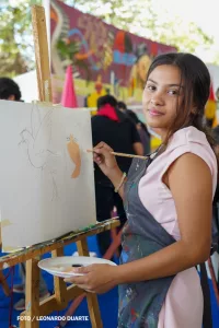 Estudiantes desbordan talento y orgullo nacional en el inicio del circuito “Abril”