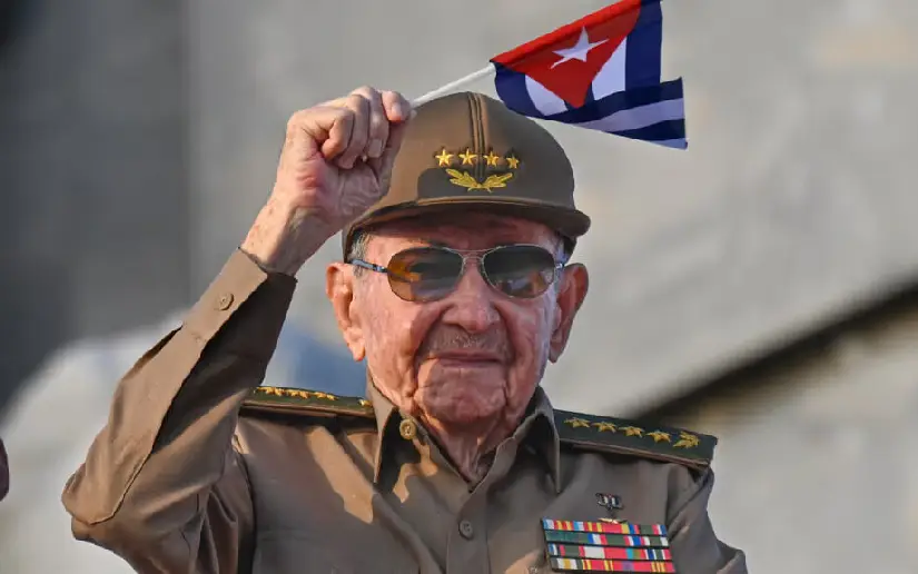 Raúl Castro: Seguiré marchando al frente de nuestro pueblo