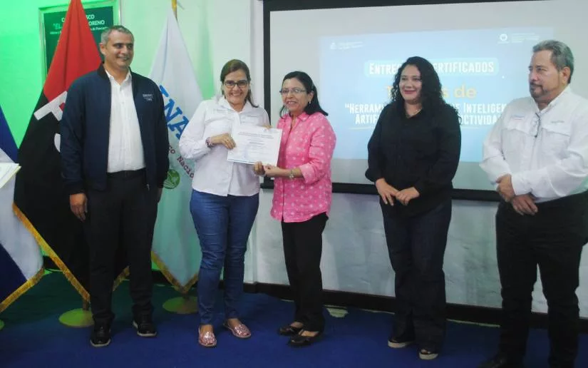 Funcionarios públicos reciben certificación en Inteligencia Artificial
