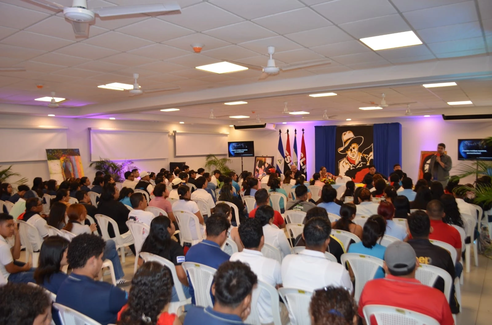 Intercambio de experiencias reúne en Masaya a comunicadores sandinistas y venezolanos