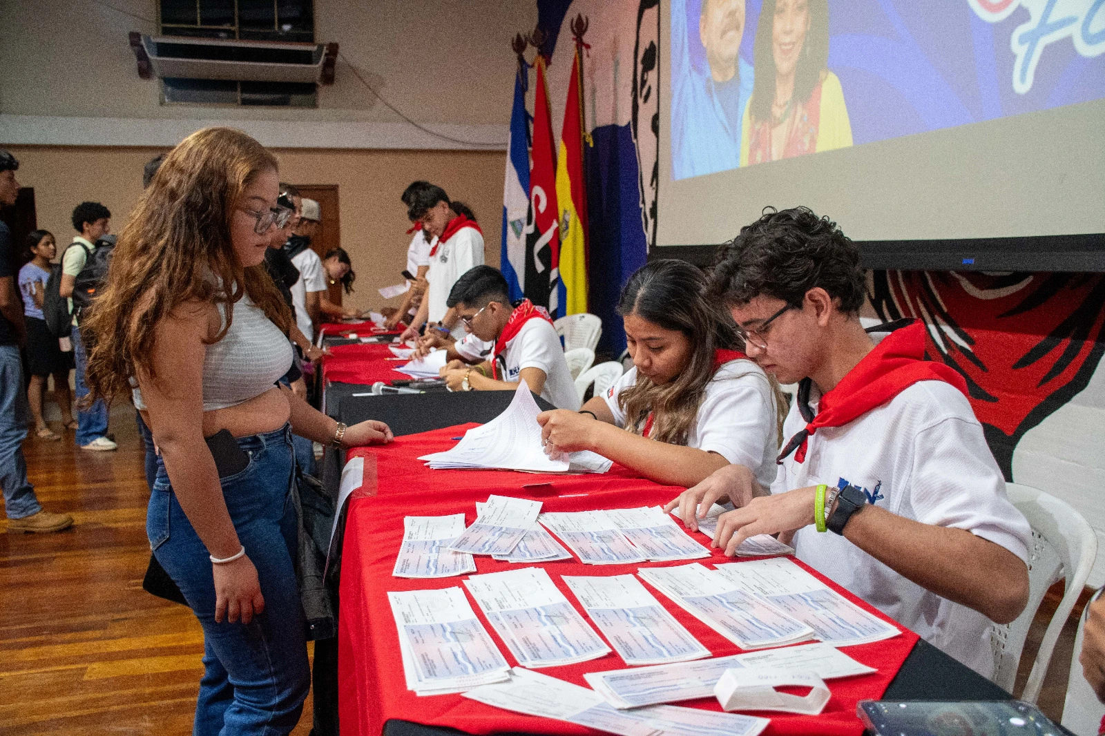 UNAN-León y Universidad Gaspar García Laviana entregan Becas Pueblo Presidente