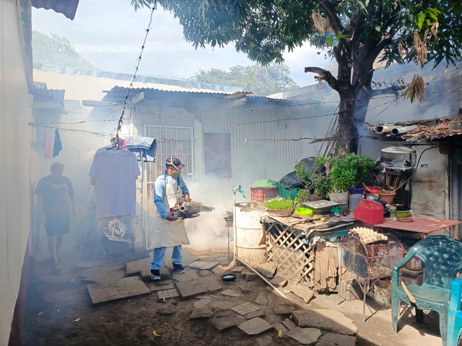 Familias del barrio B-15 destacan visitas preventivas del MINSA contra el dengue