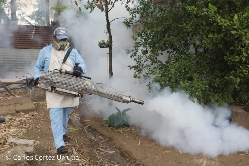 MINSA combate dengue, zika y chikungunya en el barrio Acahualinca