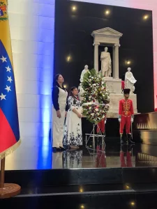 Embajada de Nicaragua en Venezuela rinde homenaje a Simón Bolívar en el Día de la Dignidad Nacional