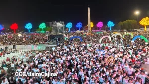 Nicaragua eleva oraciones por la paz en vigilia de adoración a Jesucristo