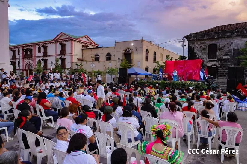 Caminata y desfile revolucionario llenan de historia y orgullo las calles de León en su 47/19