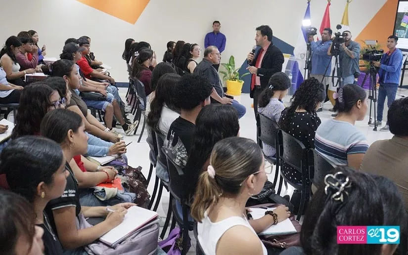 Universidad Nacional Casimiro Sotelo promueve espacios de aprendizaje sobre importación y exportación