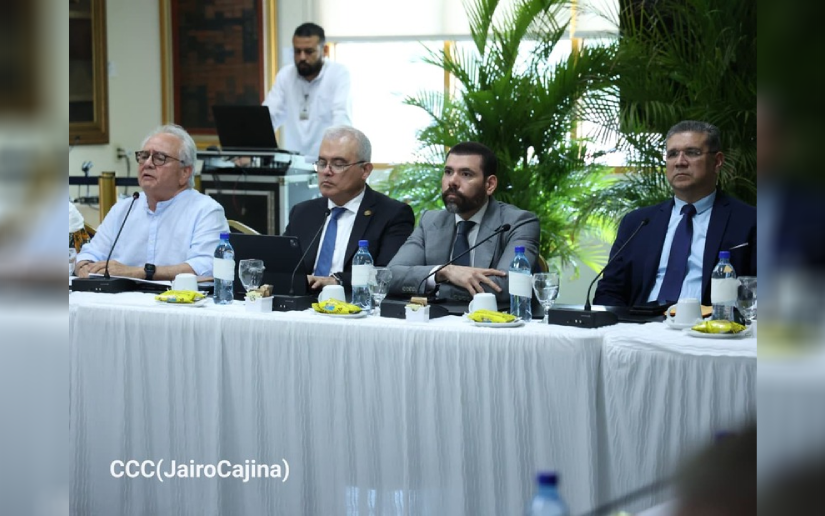 Sector financiero se suma al proceso de consultas para perfeccionar la Democracia del Pueblo Presidente
