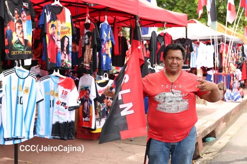 Emprendedores destacan con variedad de productos conmemorativos del 47/19 en Managua