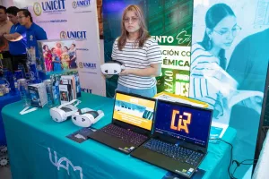 Más de 90 estudiantes universitarios fortalecen su perfil profesional con certificación en Inteligencia Artificial