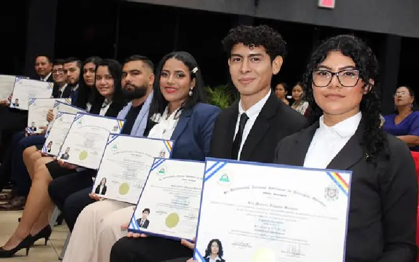 Copresidenta Rosario Murillo destaca graduación de 700 nuevos profesionales Pueblo Presidente