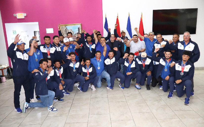 ¡Orgullo nacional! Selección de Béisbol regresa a Nicaragua tras conquistar medalla de plata