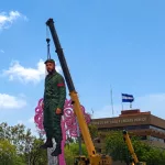 Escultura de Fidel Castro engalana la Avenida de Bolívar a Chávez