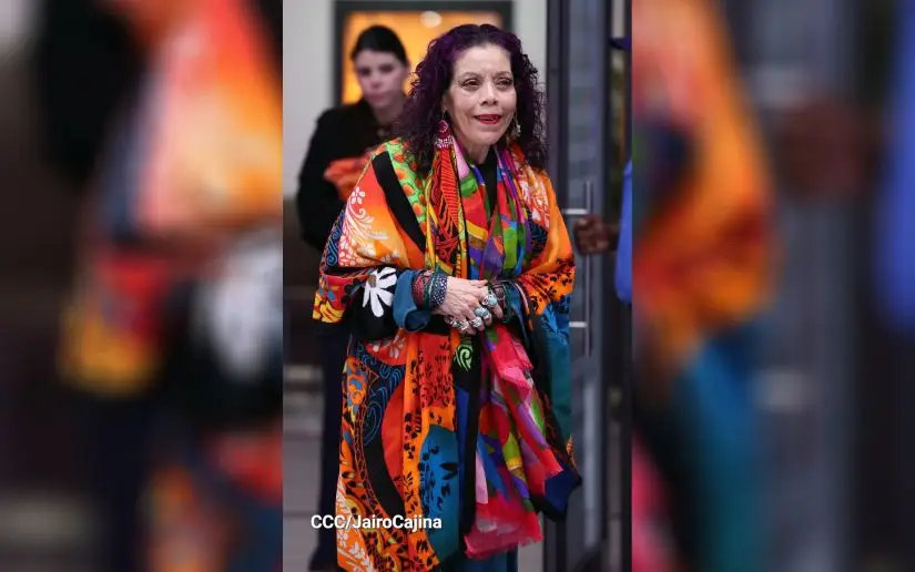 NUESTRAS BANDERAS DE UNIDAD Y EL VIENTO DE PUEBLO EN QUE FLAMEAN