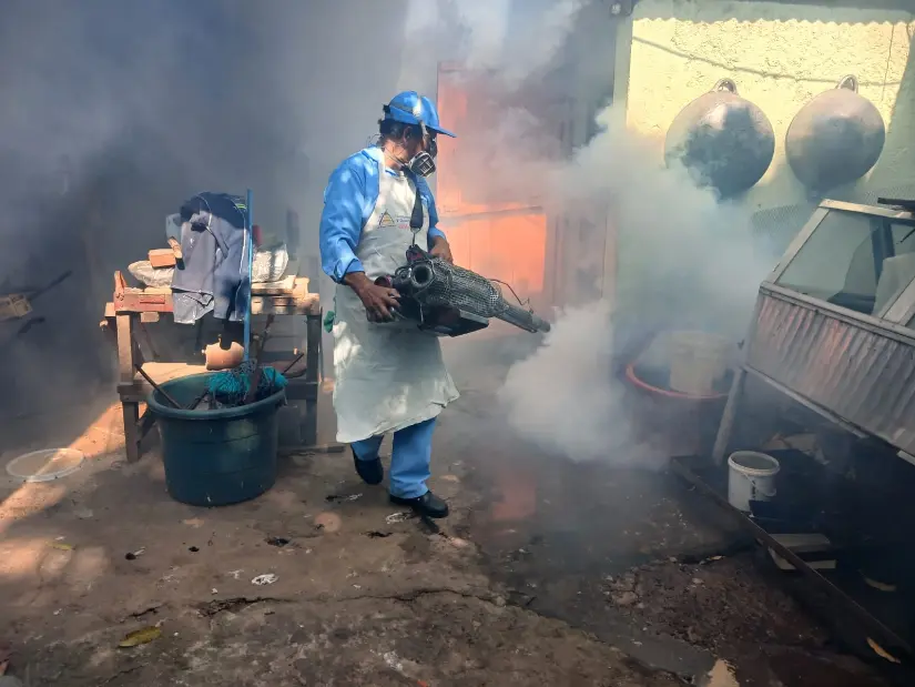 Más de 900 viviendas reciben atención en jornada de lucha antiepidémica en el barrio Javier Cuadra