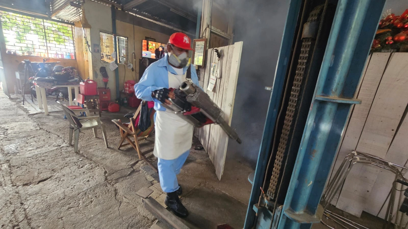 Vigilancia Epidemiológica inicia jornada contra criaderos de zancudos en el barrio La Primavera