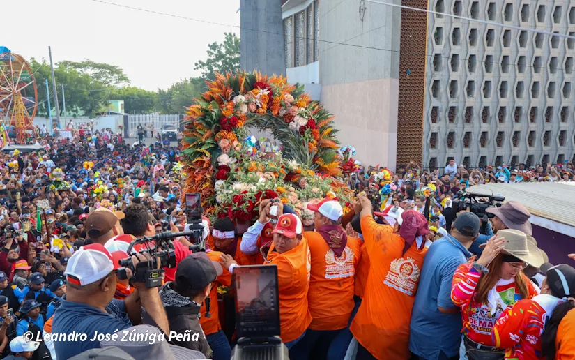 Santo Domingo retorna a Las Sierritas entre alegría, fe y devoción