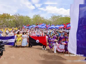 Con orgullo patrio, Juventud Heroica honra la memoria de los Héroes y Próceres Nacionales
