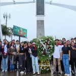 Ofrendas florales y música revolucionaria acompañan homenaje a Rigoberto López Pérez