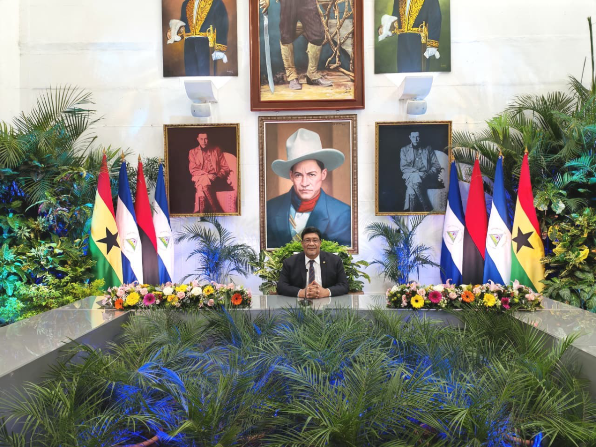 Embajador de Ghana presenta copias de estilo ante el Gobierno de Nicaragua
