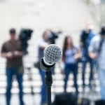 Gobierno destaca importancia de una comunicación clara y comprensible para las familias