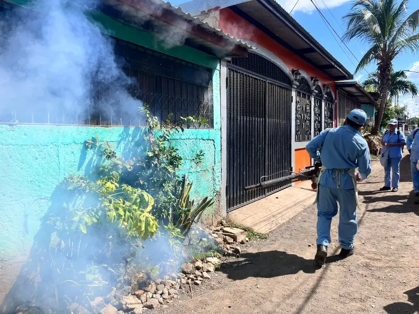 Brigadas del MINSA intensifican lucha antiepidémica en el barrio Hugo Chávez